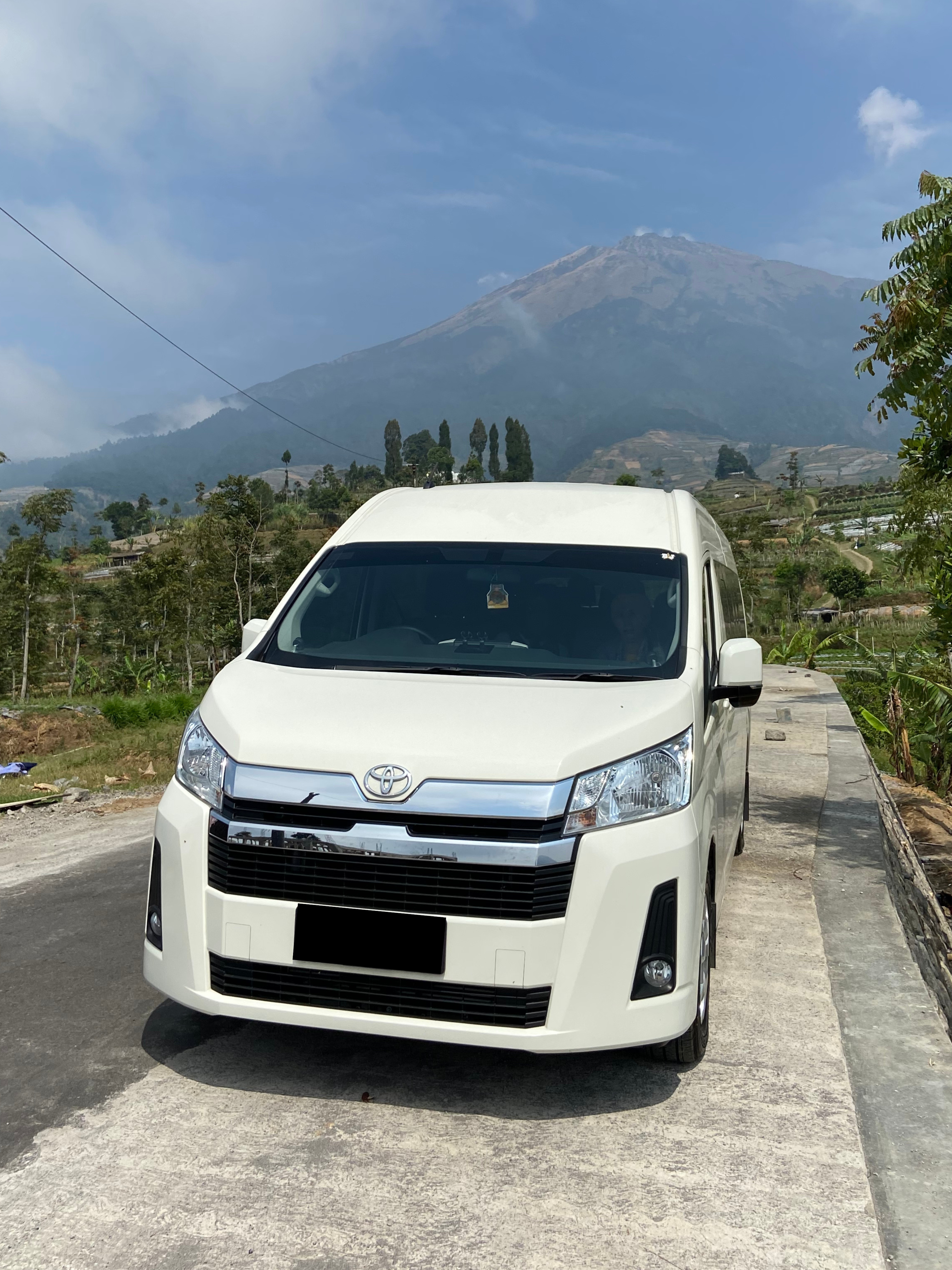 Sewa HIACE Magelang